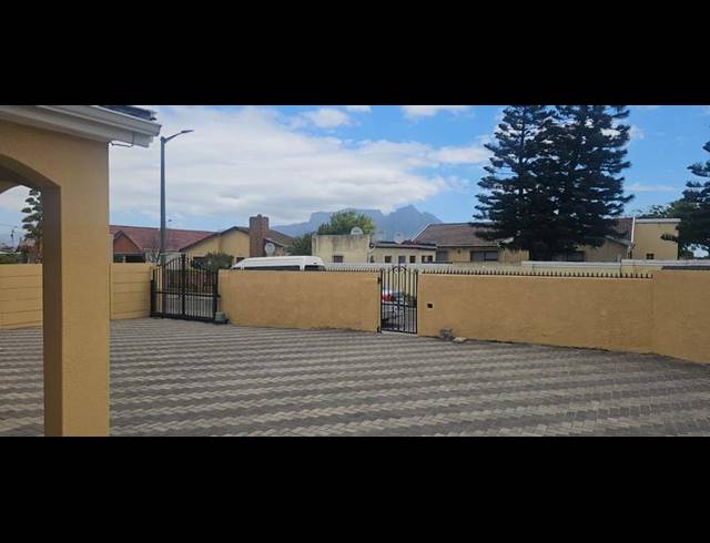 4 BEDROOM HOUSE FOR SALE IN LANGA